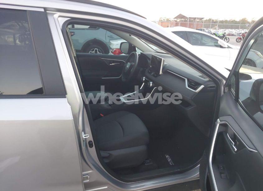 Photo 5 of 2024 Toyota Rav4 HYBRID XLE (VIN 4T3RWRFV1RU151726)