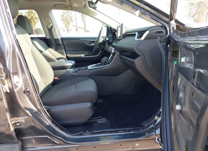 Photo 5 of 2020 Toyota Rav4 HYBRID XLE (VIN 4T3RWRFV2LU006038)