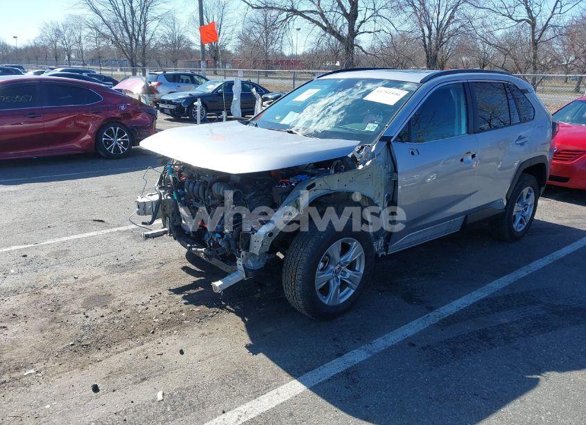 Photo 2 of 2022 Toyota Rav4 HYBRID XLE (VIN 4T3RWRFV2NU050785)