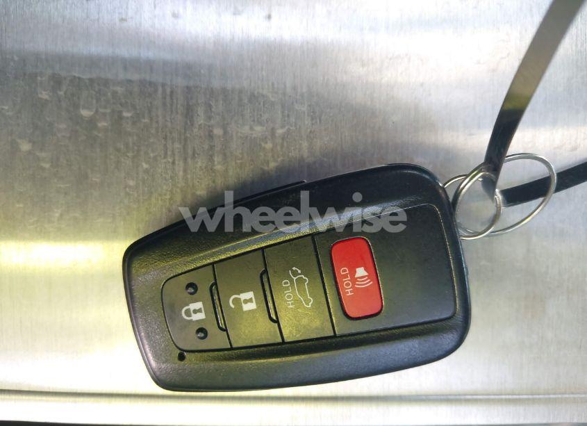 Photo 11 of 2022 Toyota Rav4 HYBRID XLE (VIN 4T3RWRFV2NU061625)