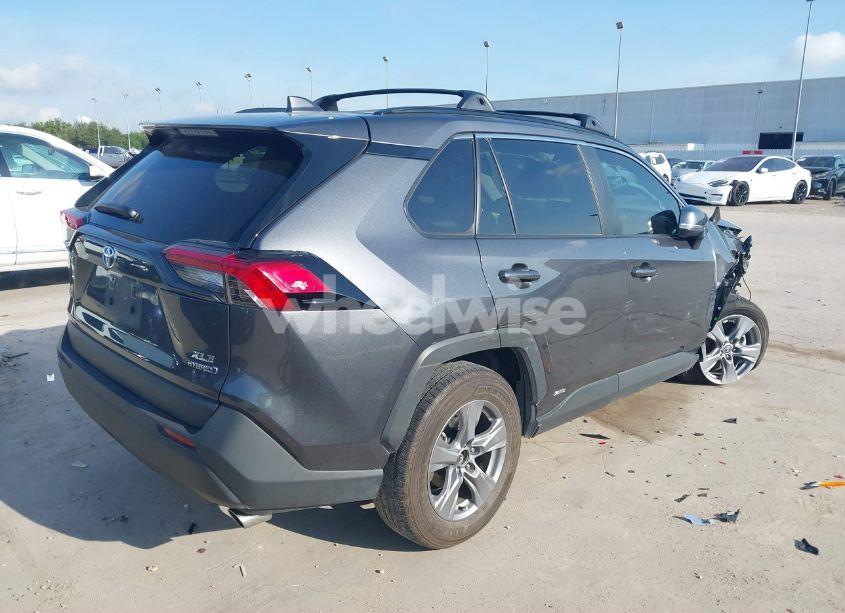 Photo 4 of 2022 Toyota Rav4 HYBRID XLE (VIN 4T3RWRFV2NU061625)