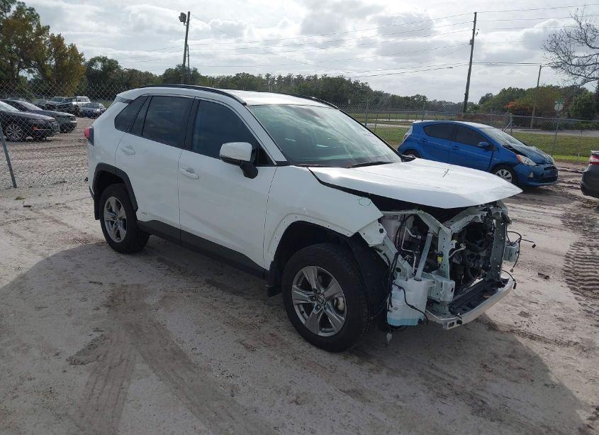 2024 Toyota Rav4 HYBRID XLE (VIN 4T3RWRFV2RU142842) main photo