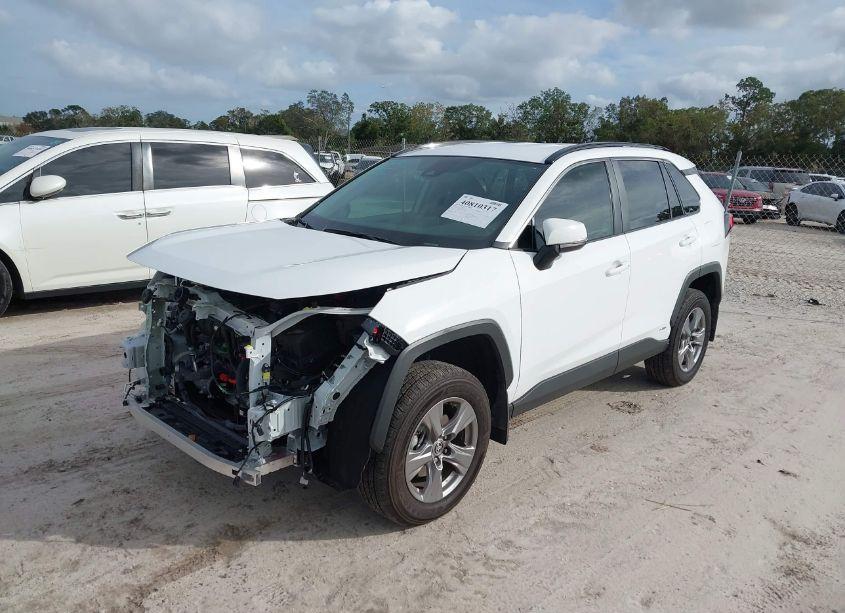 Photo 2 of 2024 Toyota Rav4 HYBRID XLE (VIN 4T3RWRFV2RU142842)
