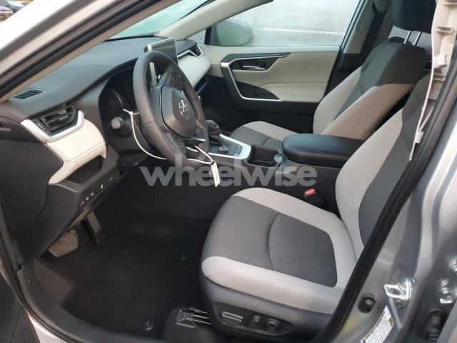 Photo 4 of 2025 TOYOTA RAV4 XLE (VIN 4T3RWRFV2SU187236)