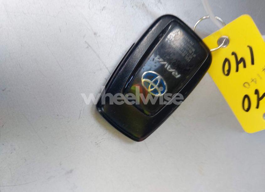 Photo 11 of 2021 Toyota Rav4 HYBRID XLE (VIN 4T3RWRFV3MU049319)