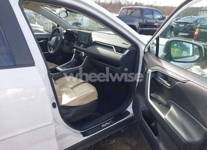 Photo 5 of 2022 Toyota Rav4 HYBRID XLE (VIN 4T3RWRFV3NU051850)