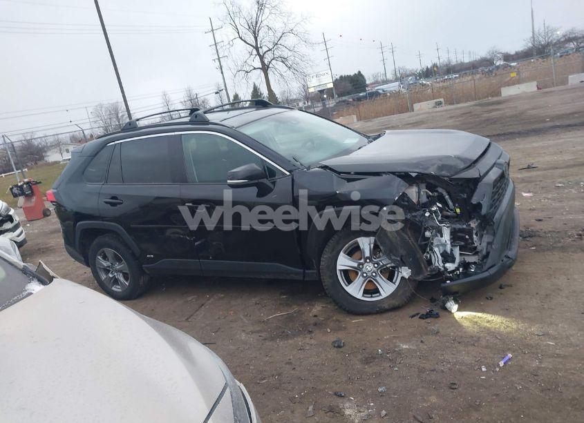 Photo 13 of 2022 Toyota Rav4 HYBRID XLE (VIN 4T3RWRFV3NU059351)