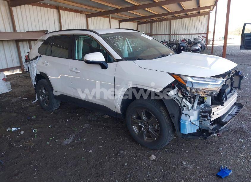 2024 Toyota Rav4 HYBRID XLE (VIN 4T3RWRFV3RU133020) main photo