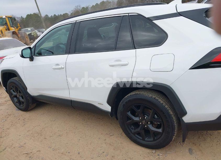 Photo 14 of 2024 Toyota Rav4 HYBRID XLE (VIN 4T3RWRFV3RU138380)