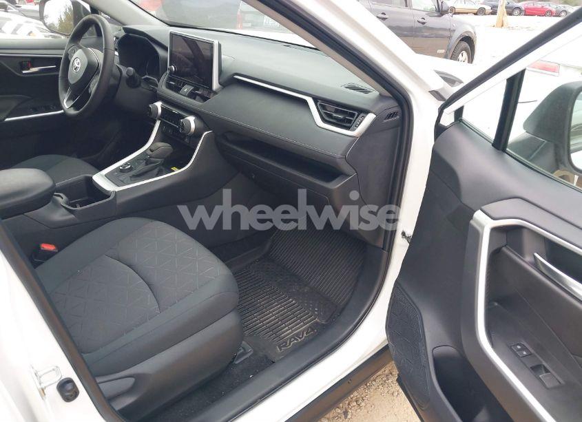 Photo 5 of 2024 Toyota Rav4 HYBRID XLE (VIN 4T3RWRFV3RU138380)