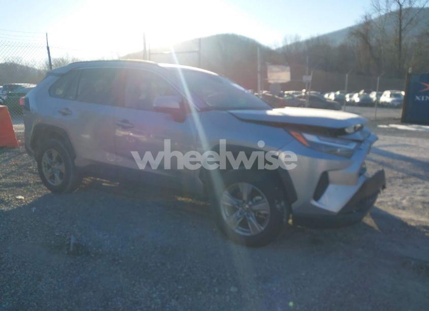 2024 Toyota Rav4 HYBRID XLE (VIN 4T3RWRFV3RU146186) main photo