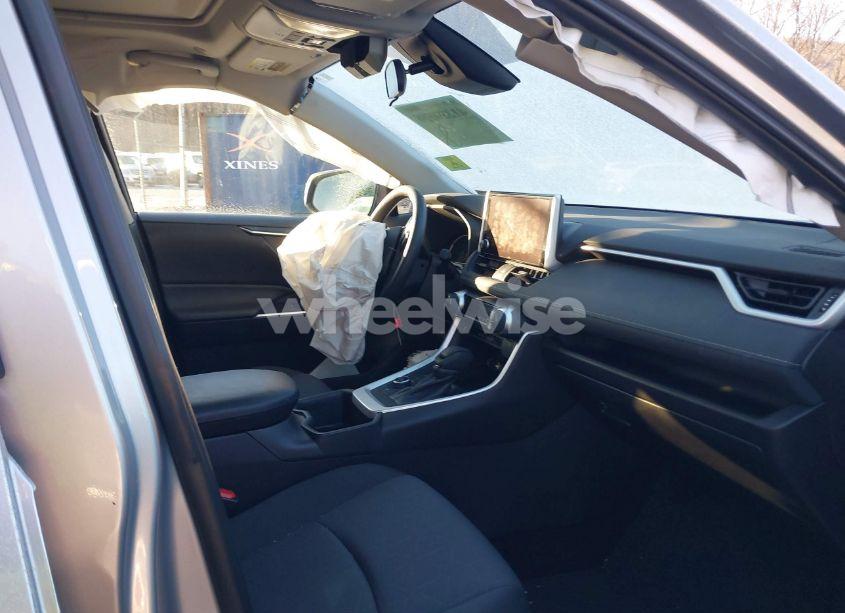 Photo 5 of 2024 Toyota Rav4 HYBRID XLE (VIN 4T3RWRFV3RU146186)