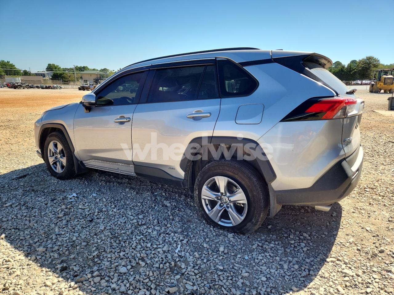 Photo 2 of 2024 TOYOTA RAV4 XLE (VIN 4T3RWRFV3RU162873)