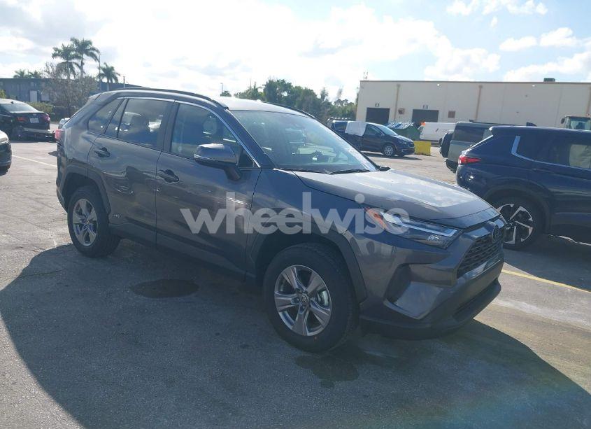2025 Toyota Rav4 HYBRID XLE (VIN 4T3RWRFV3SU165097) main photo