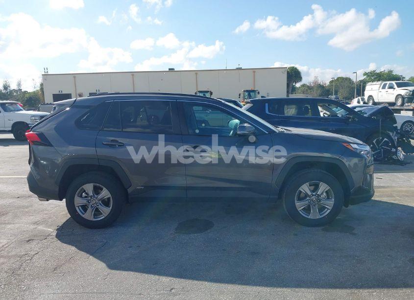 Photo 14 of 2025 Toyota Rav4 HYBRID XLE (VIN 4T3RWRFV3SU165097)