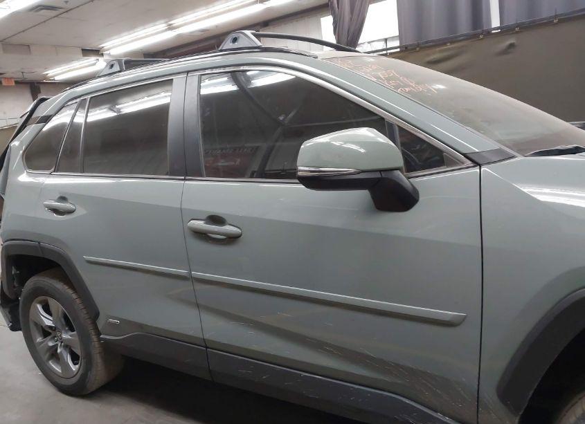 Photo 13 of 2022 Toyota Rav4 HYBRID XLE (VIN 4T3RWRFV4NU057057)