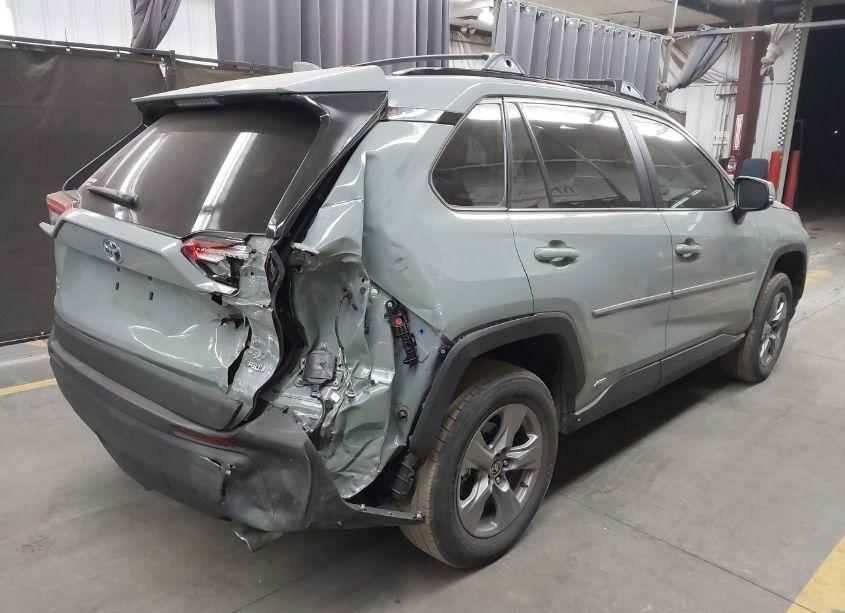 Photo 4 of 2022 Toyota Rav4 HYBRID XLE (VIN 4T3RWRFV4NU057057)