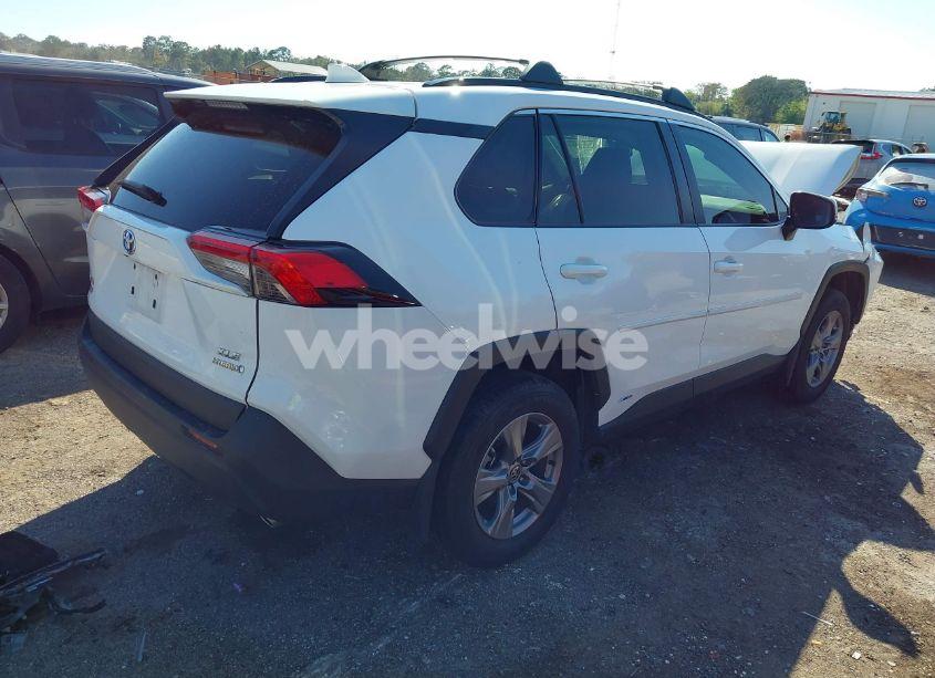 Photo 4 of 2022 Toyota Rav4 HYBRID XLE (VIN 4T3RWRFV4NU063862)