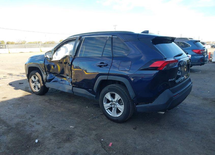 Photo 3 of 2021 Toyota Rav4 HYBRID XLE (VIN 4T3RWRFV5MU019187)