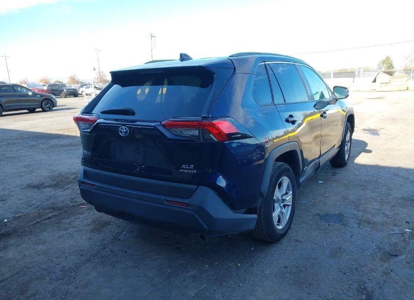 Photo 4 of 2021 Toyota Rav4 HYBRID XLE (VIN 4T3RWRFV5MU019187)