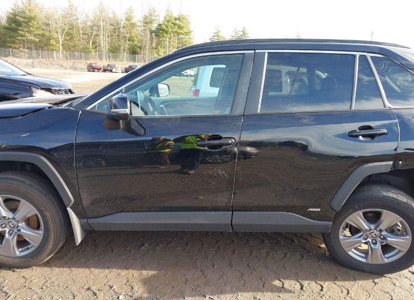 Photo 15 of 2022 Toyota Rav4 HYBRID XLE (VIN 4T3RWRFV5NU058332)