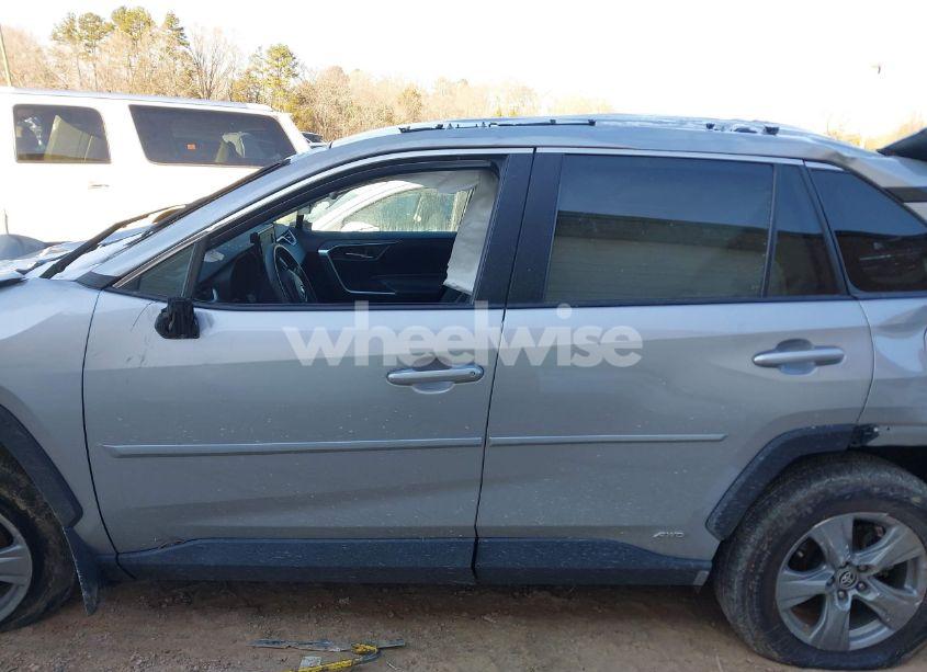 Photo 14 of 2022 Toyota Rav4 HYBRID XLE (VIN 4T3RWRFV5NU059190)