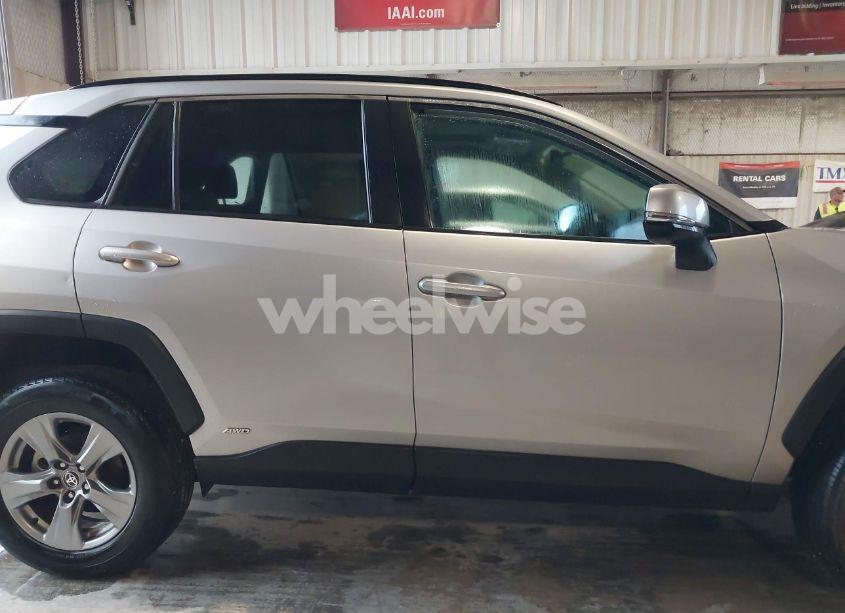 Photo 13 of 2022 Toyota Rav4 HYBRID XLE (VIN 4T3RWRFV5NU064972)