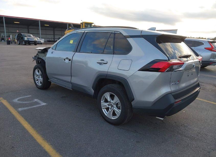 Photo 3 of 2021 Toyota Rav4 HYBRID XLE (VIN 4T3RWRFV6MU012684)