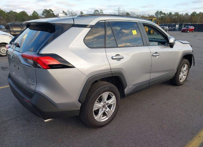 Photo 4 of 2021 Toyota Rav4 HYBRID XLE (VIN 4T3RWRFV6MU012684)