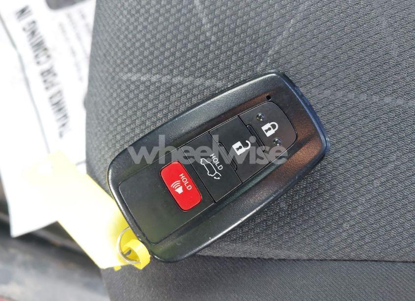 Photo 11 of 2021 Toyota Rav4 HYBRID XLE (VIN 4T3RWRFV6MU027704)