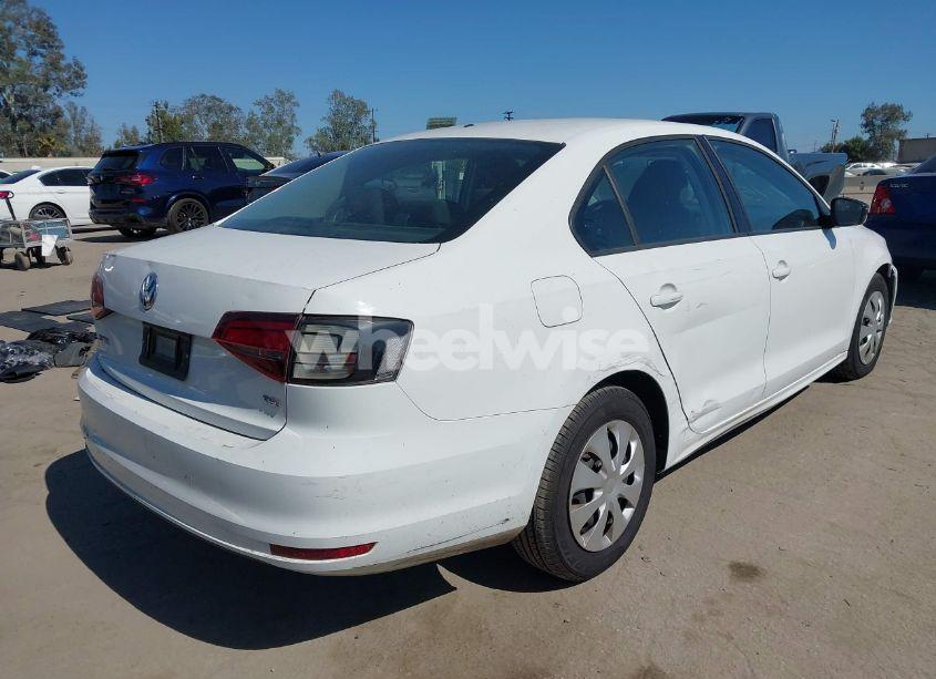 Photo 4 of 2016 Volkswagen Jetta 1.4T S (VIN 4T3RWRFV6NU******)