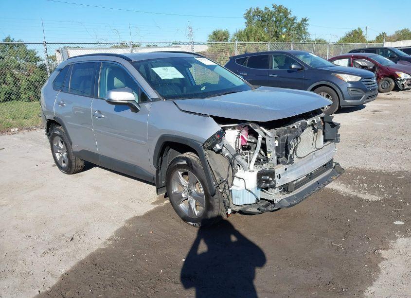 2022 Toyota Rav4 HYBRID XLE (VIN 4T3RWRFV6NU060865) main photo