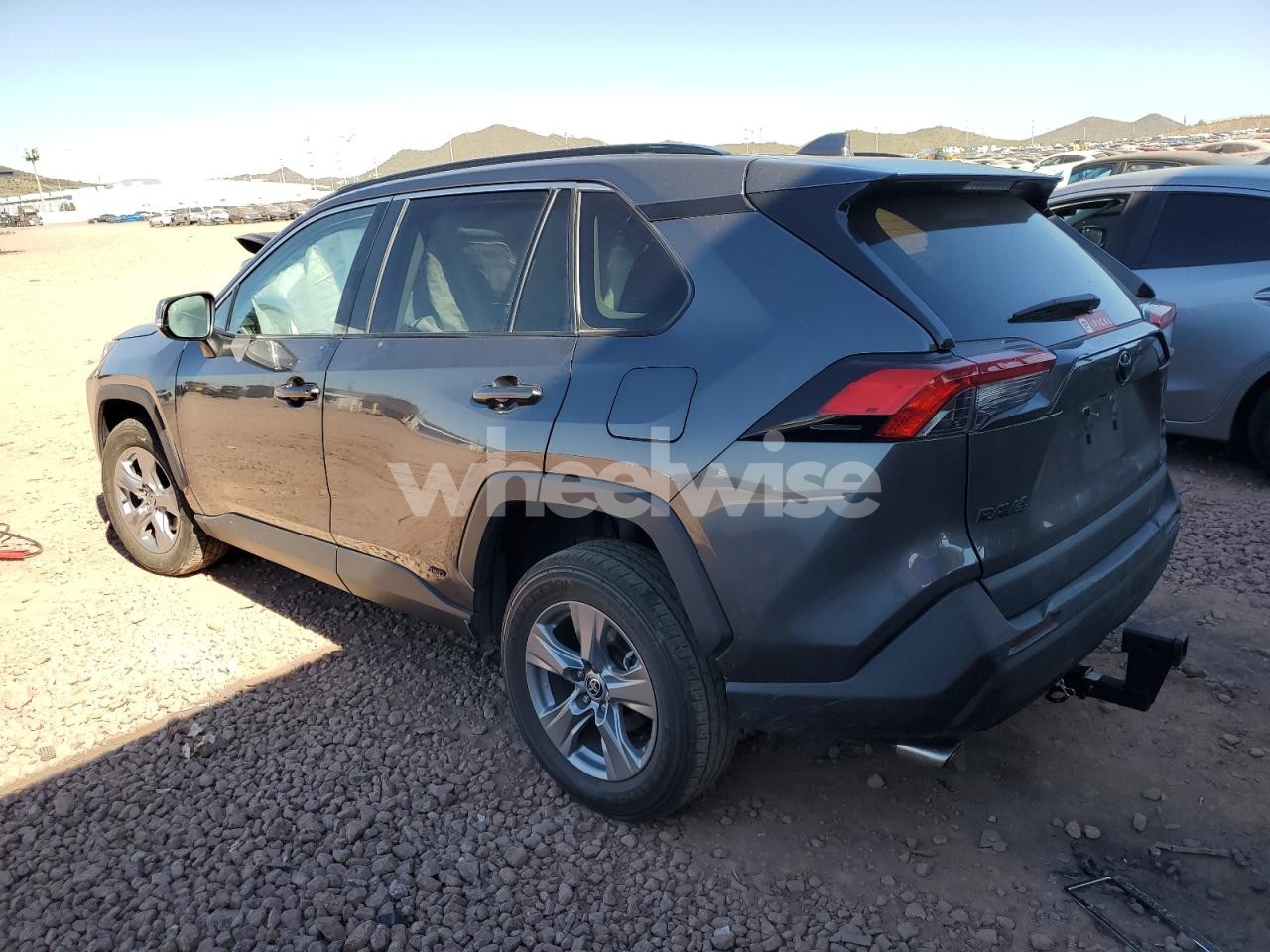 Photo 2 of 2022 TOYOTA RAV4 XLE (VIN 4T3RWRFV6NU075074)