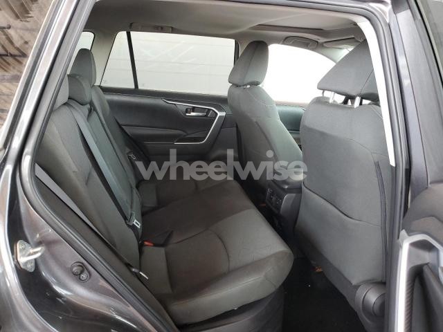 Photo 2 of 2024 TOYOTA RAV4 XLE (VIN 4T3RWRFV6RU124506)