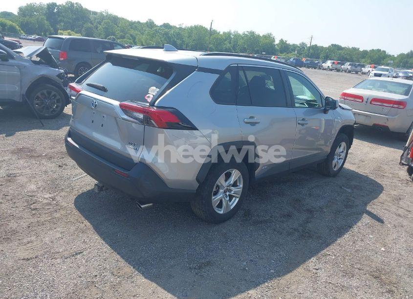 Photo 4 of 2021 Toyota Rav4 HYBRID XLE (VIN 4T3RWRFV7MU043264)
