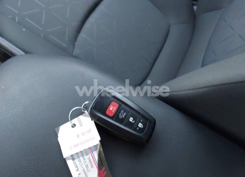 Photo 11 of 2022 Toyota Rav4 HYBRID XLE (VIN 4T3RWRFV7NU052211)