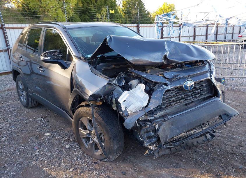 2022 Toyota Rav4 HYBRID XLE (VIN 4T3RWRFV7NU055996) main photo