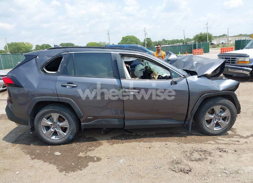 Photo 13 of 2024 Toyota Rav4 HYBRID XLE (VIN 4T3RWRFV7RU112915)