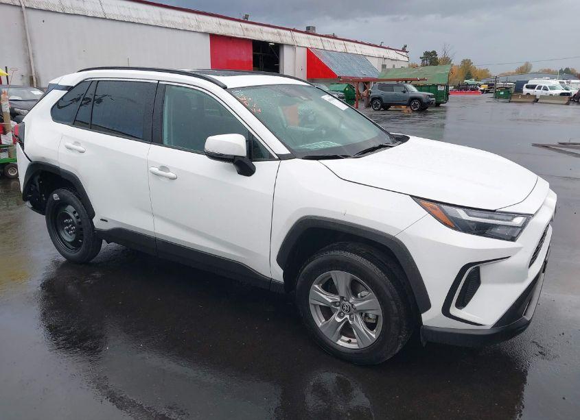 2024 Toyota Rav4 HYBRID XLE (VIN 4T3RWRFV7RU115863) main photo