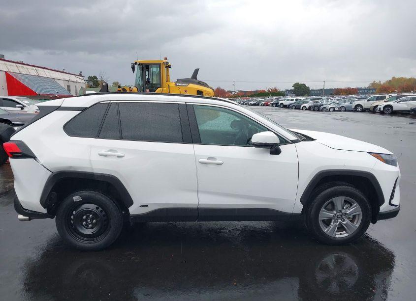 Photo 13 of 2024 Toyota Rav4 HYBRID XLE (VIN 4T3RWRFV7RU115863)
