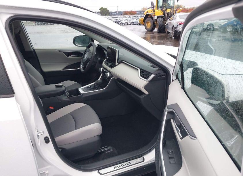 Photo 5 of 2024 Toyota Rav4 HYBRID XLE (VIN 4T3RWRFV7RU115863)