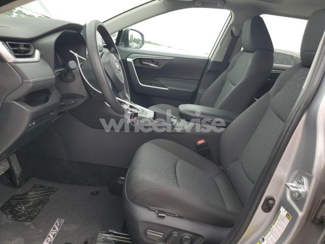 Photo 3 of 2024 TOYOTA RAV4 XLE (VIN 4T3RWRFV7RU147325)
