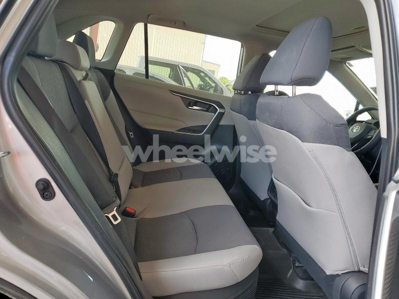 Photo 6 of 2024 TOYOTA RAV4 XLE (VIN 4T3RWRFV7RU149317)