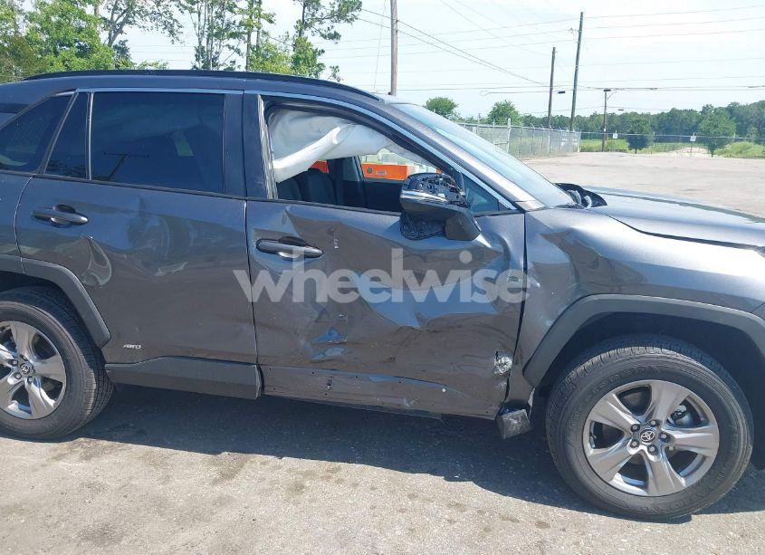 Photo 6 of 2025 Toyota Rav4 HYBRID XLE (VIN 4T3RWRFV7SU165944)