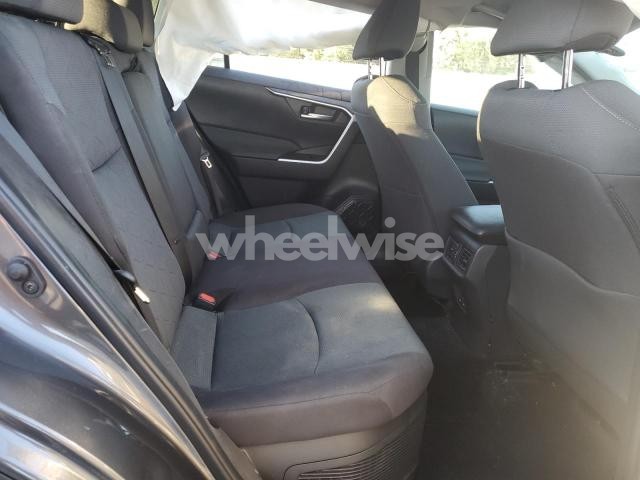 Photo 2 of 2025 TOYOTA RAV4 XLE (VIN 4T3RWRFV7SU185935)