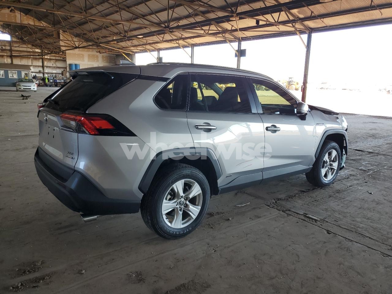 Photo 3 of 2021 TOYOTA RAV4 XLE (VIN 4T3RWRFV8MU022357)