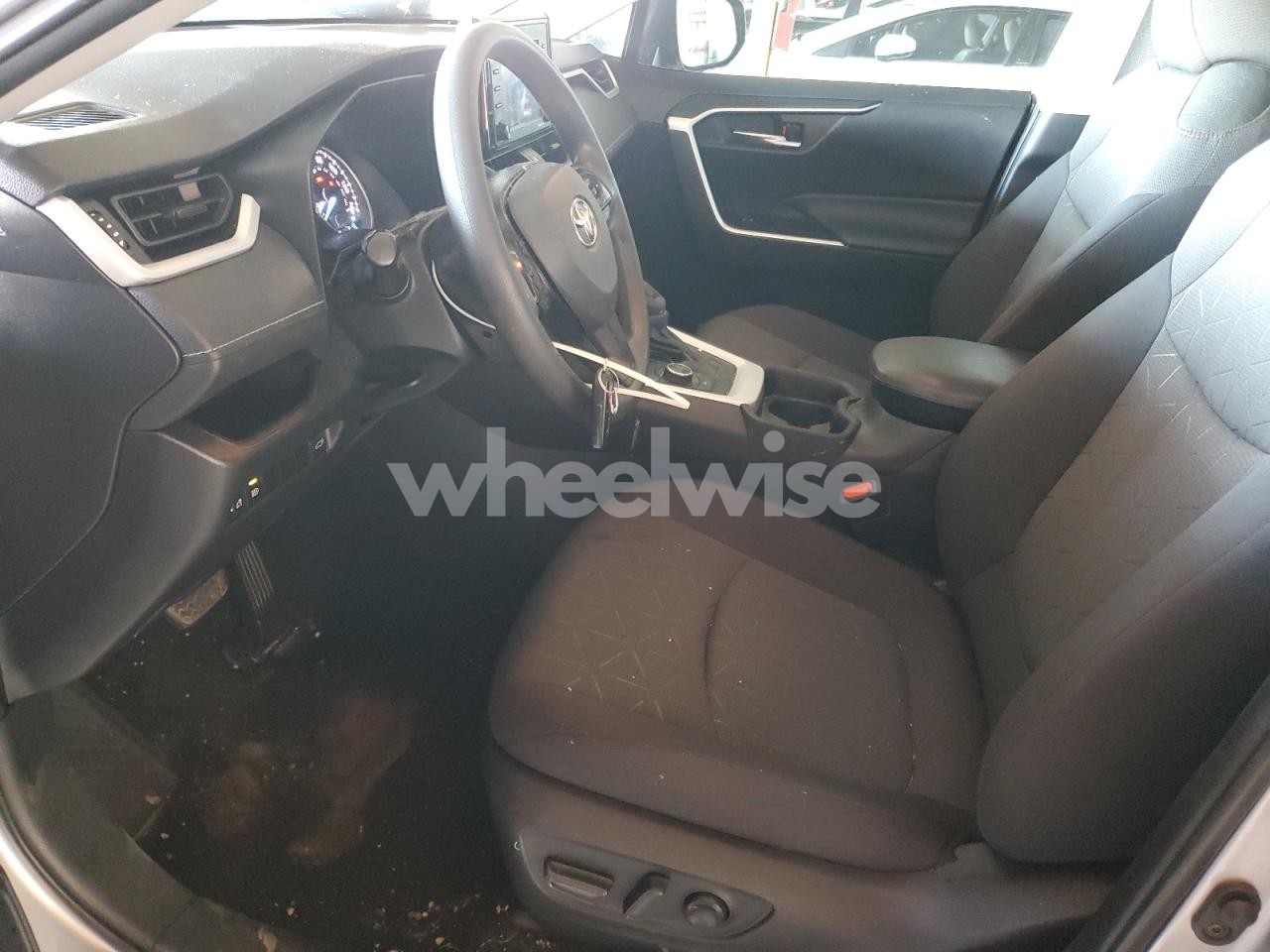 Photo 7 of 2021 TOYOTA RAV4 XLE (VIN 4T3RWRFV8MU022357)