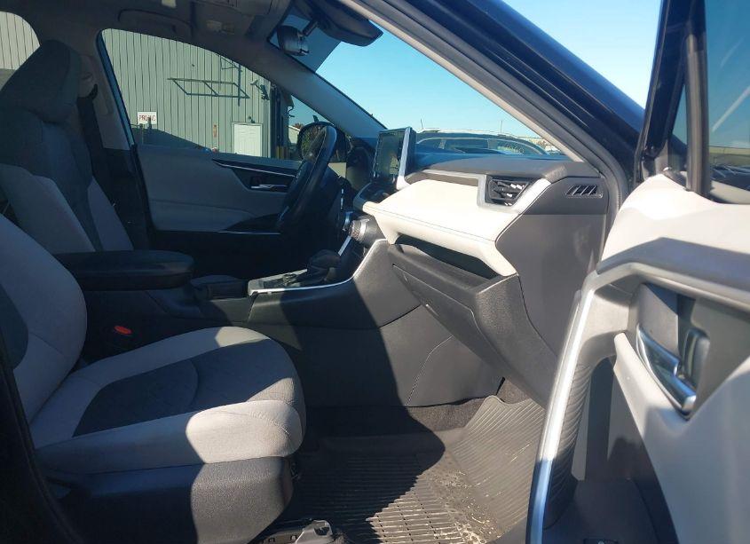 Photo 5 of 2021 Toyota Rav4 HYBRID XLE (VIN 4T3RWRFV8MU031978)