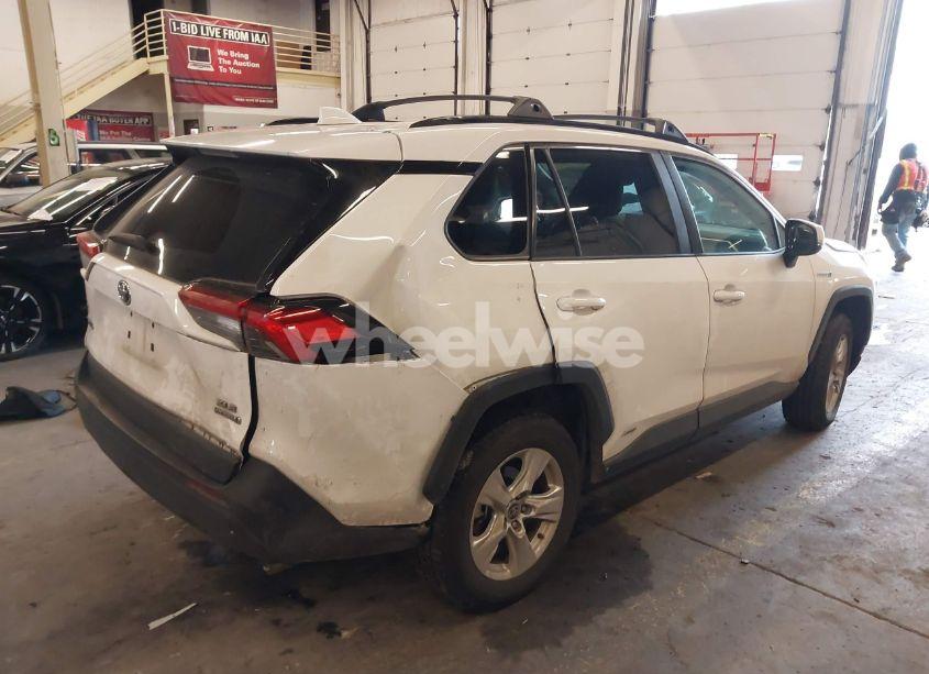 Photo 4 of 2021 Toyota Rav4 HYBRID XLE (VIN 4T3RWRFV8MU033987)