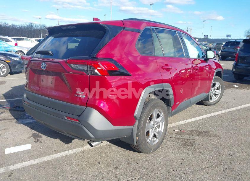Photo 4 of 2022 Toyota Rav4 HYBRID XLE (VIN 4T3RWRFV8NU060446)